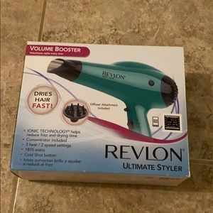 Revlon Ultimate styler